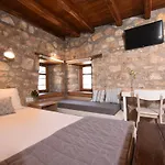 Ξενοδοχείο με διαμερίσματα Casa La Bohema 4*