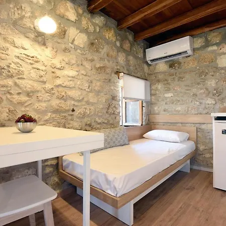 Casa La Bohema Aparthotel Áfitos